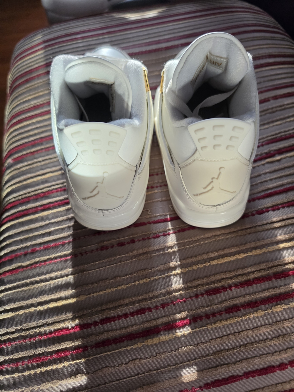 AIR Jordan Women's White and Gold Sneakers SIZE 8 USED ONCE. IN GREAT CONDITION - Picture 5 of 16